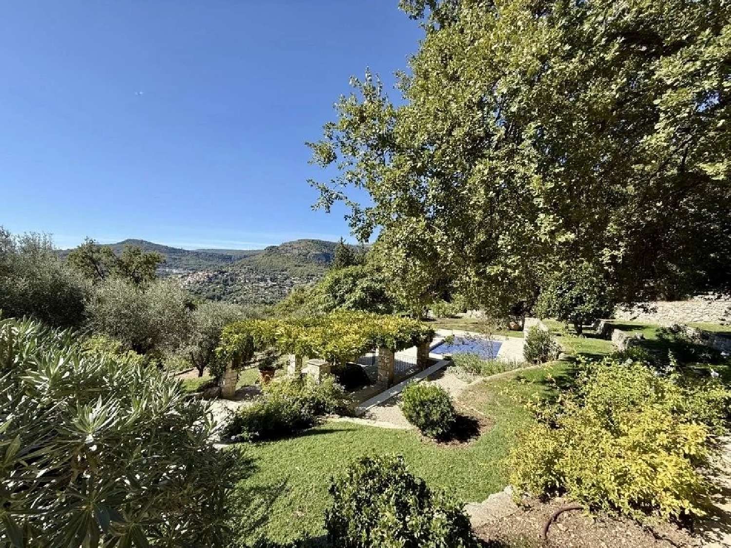 à vendre villa Tourette-sur-Loup Alpes-Maritimes 1