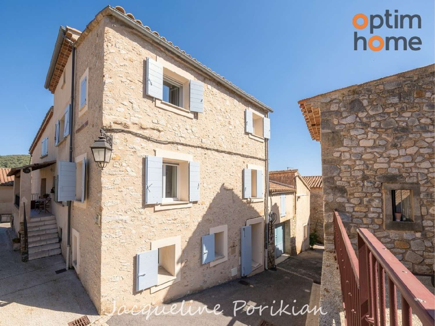 for sale village house Ansouis Vaucluse 1
