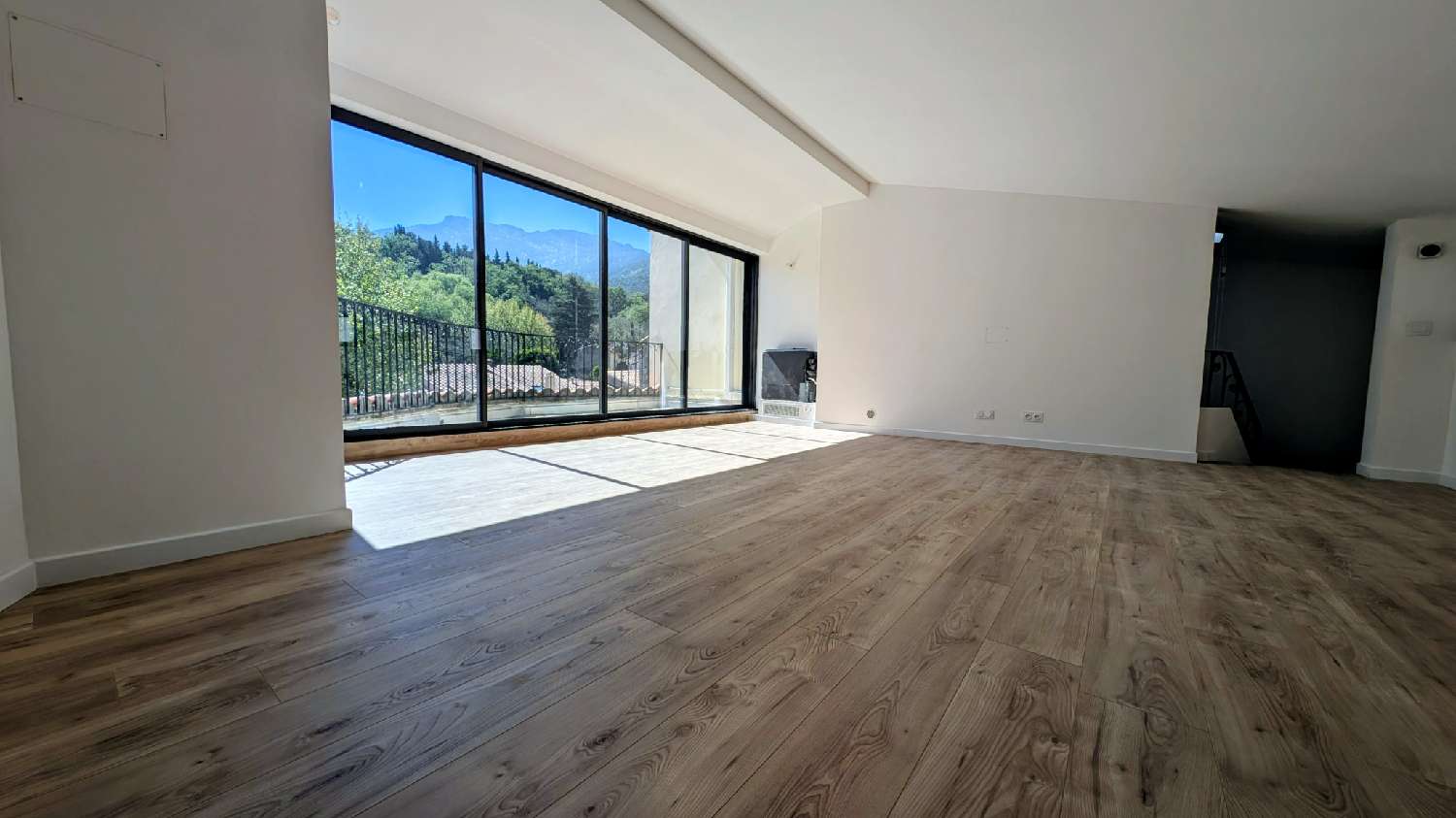 à vendre maison de village Laroque-des-Albères Pyrénées-Orientales 1