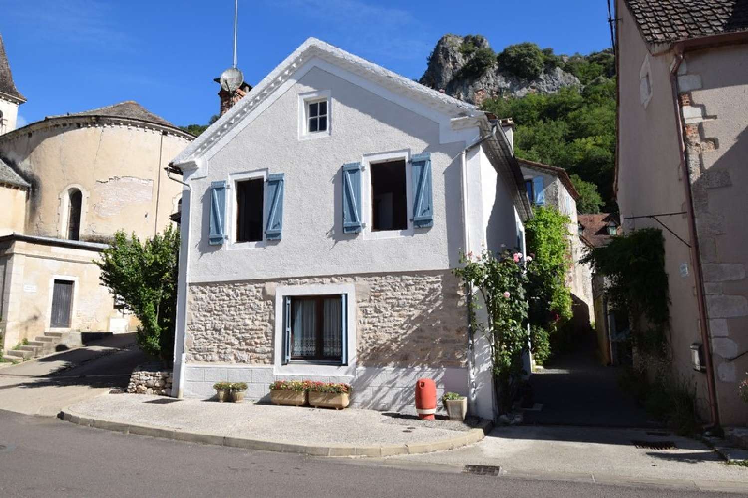 for sale village house Saint-Géry Lot 1