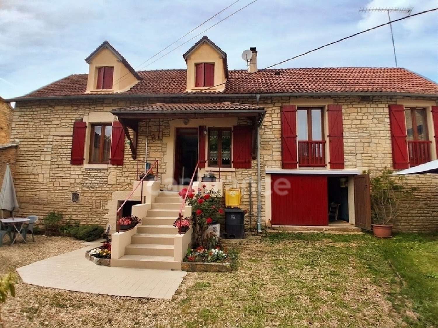 for sale village house Tonnerre Yonne 1