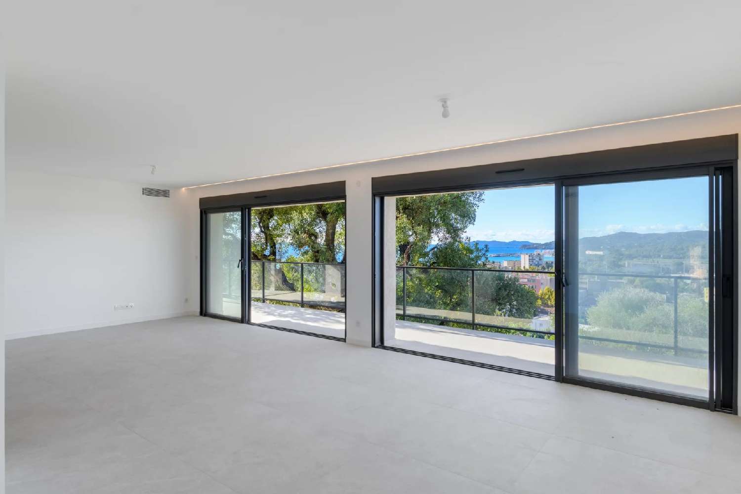 for sale apartment Le Lavandou Var 6