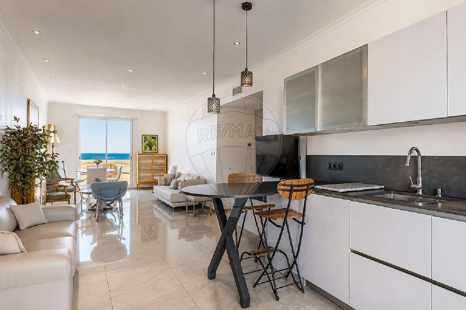  à vendre appartement Nice 06200 Alpes-Maritimes 2