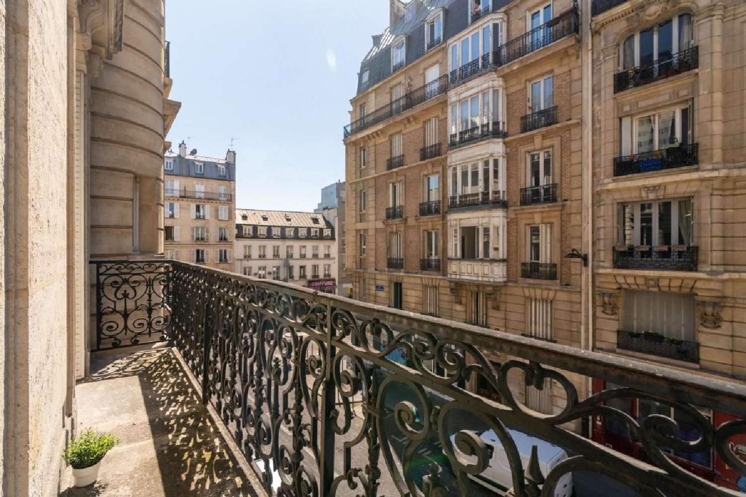 à vendre appartement Paris 18e Arrondissement Paris (Seine) 8