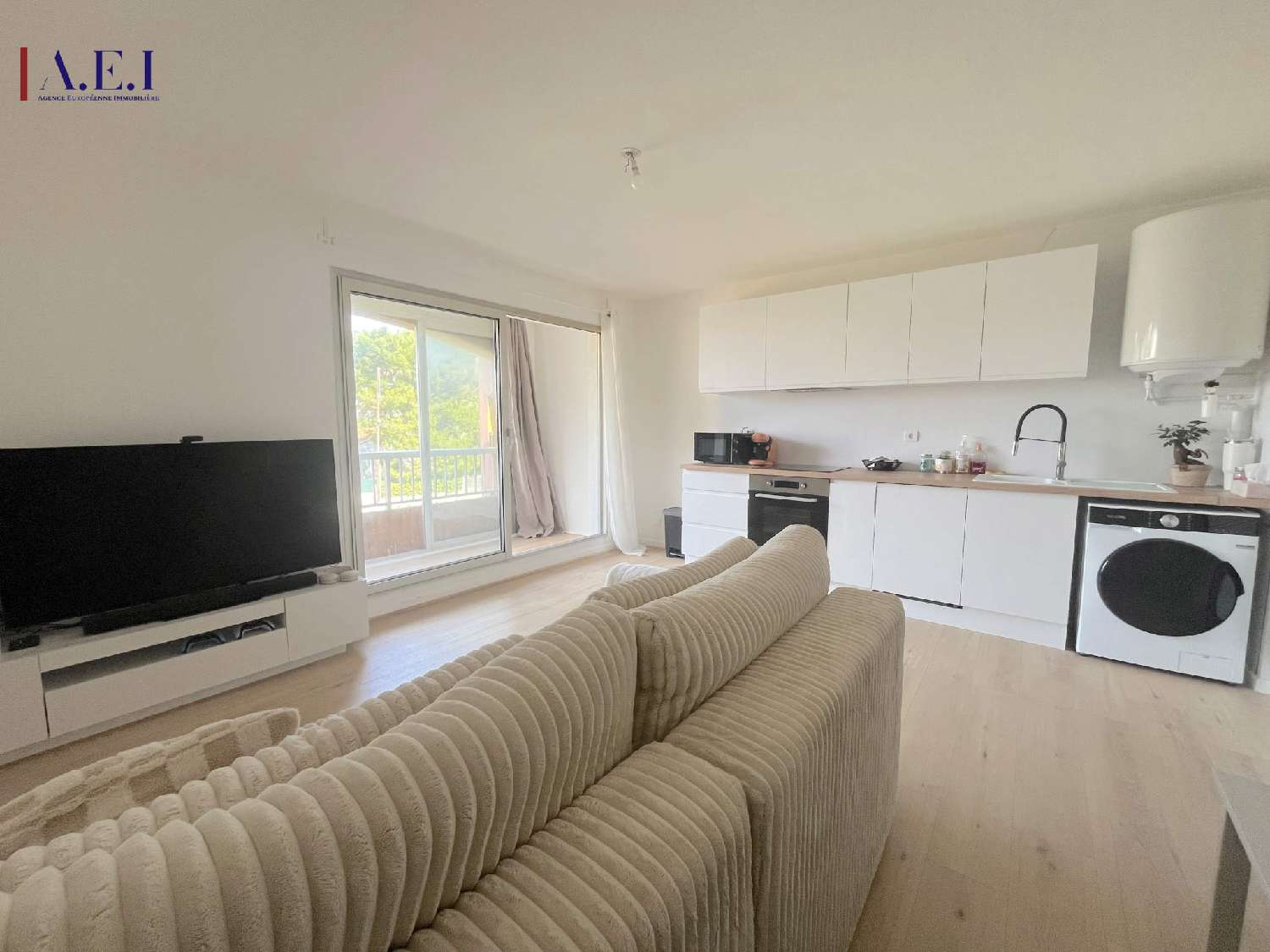 à vendre appartement Saint-Mandrier-sur-Mer Var 2