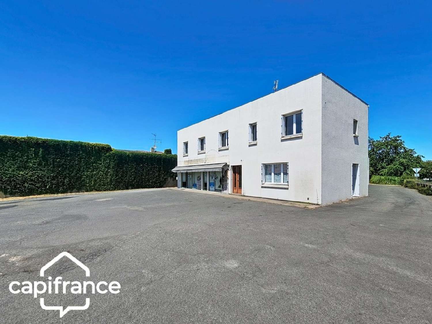 te koop bedrijfsruimte/ kantoor Thouars Deux-Sèvres 2