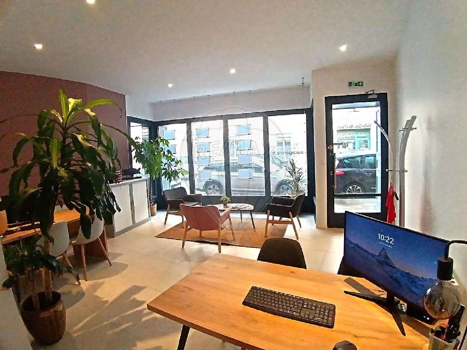 te koop bedrijfsruimte/ kantoor Villefranche-sur-Saône Rhône 2