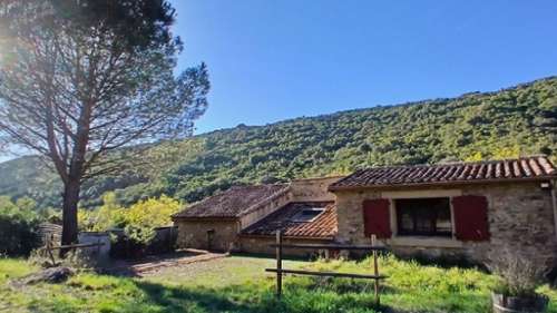 Roquebrun Hérault vrijstaand foto 7398296