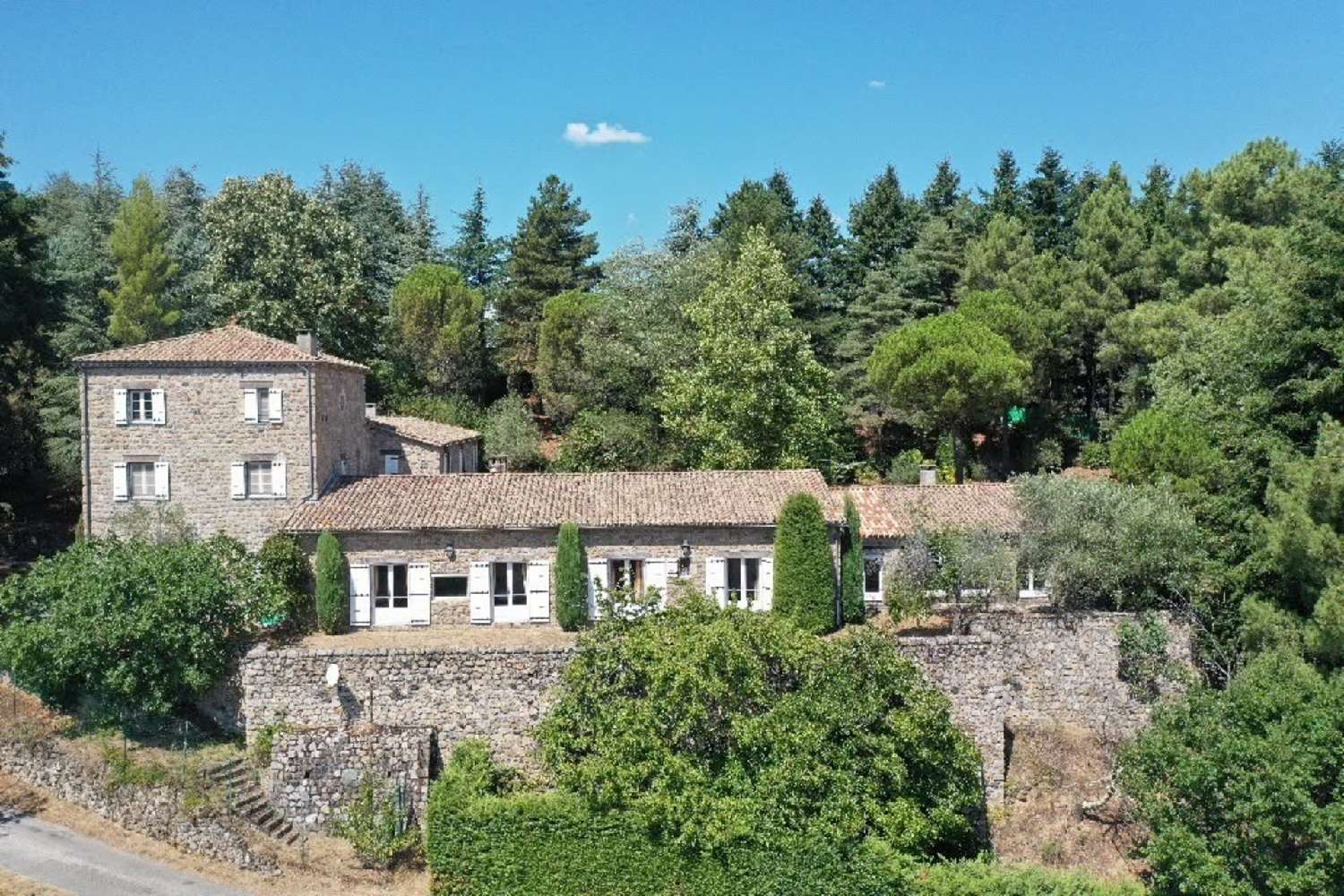  à vendre propriété Beauvène Ardèche 1