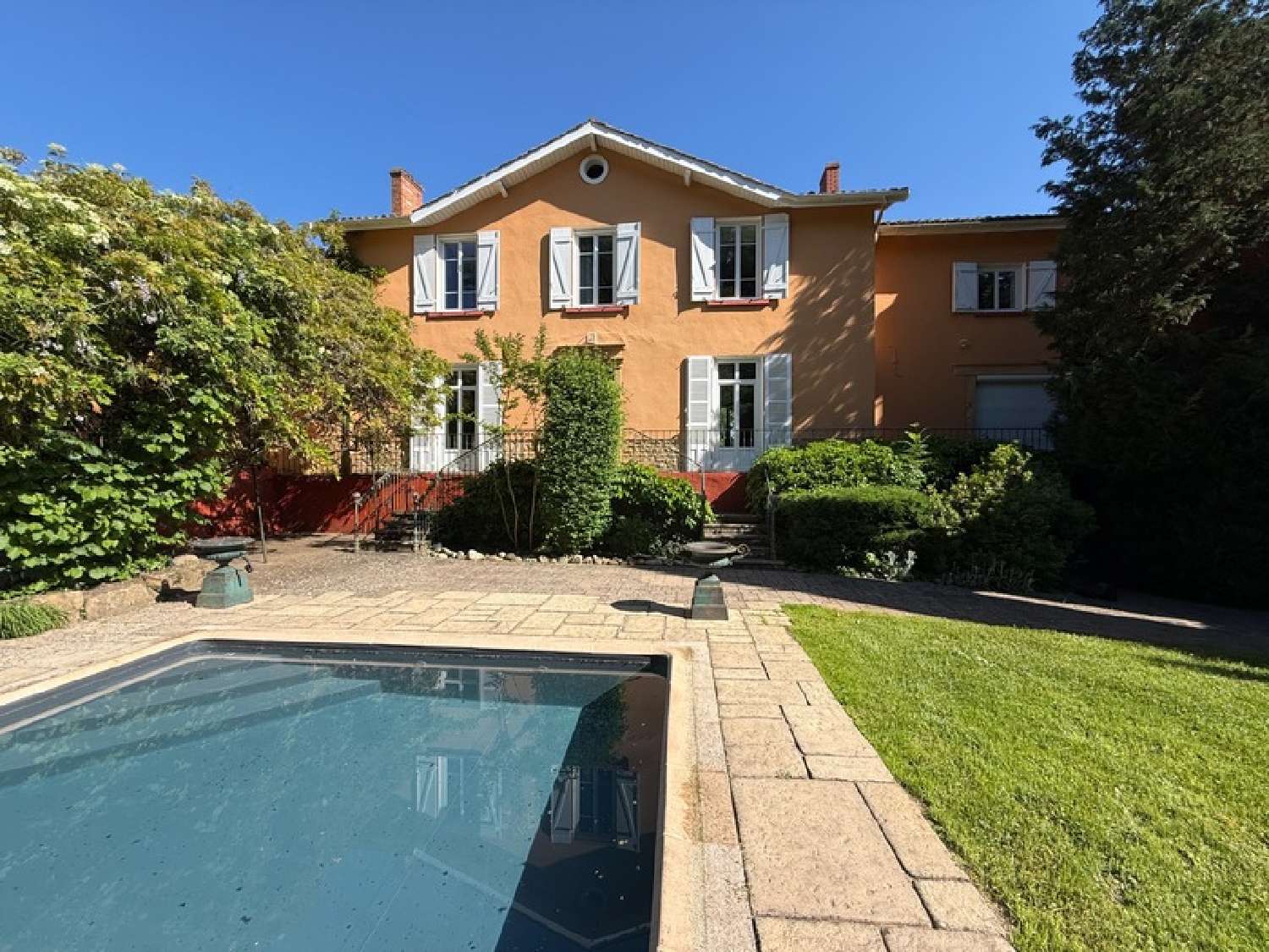 for sale estate Lacenas Rhône 1