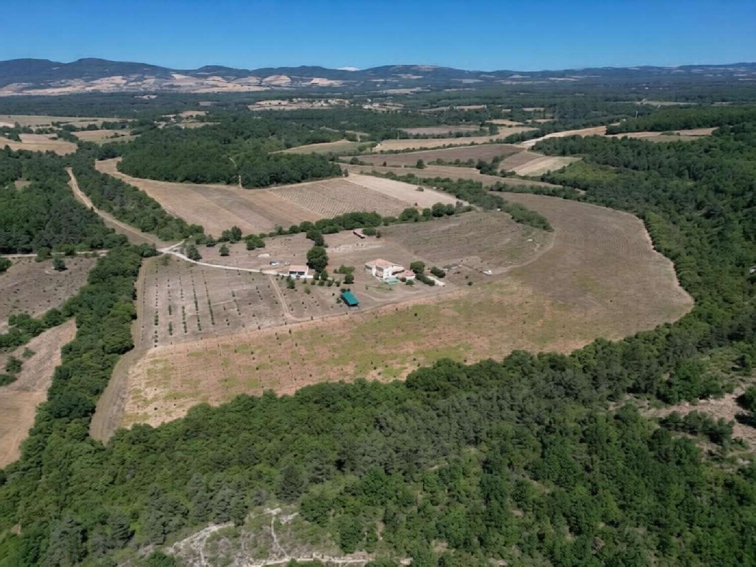 te koop landgoed Savoillan Vaucluse 1