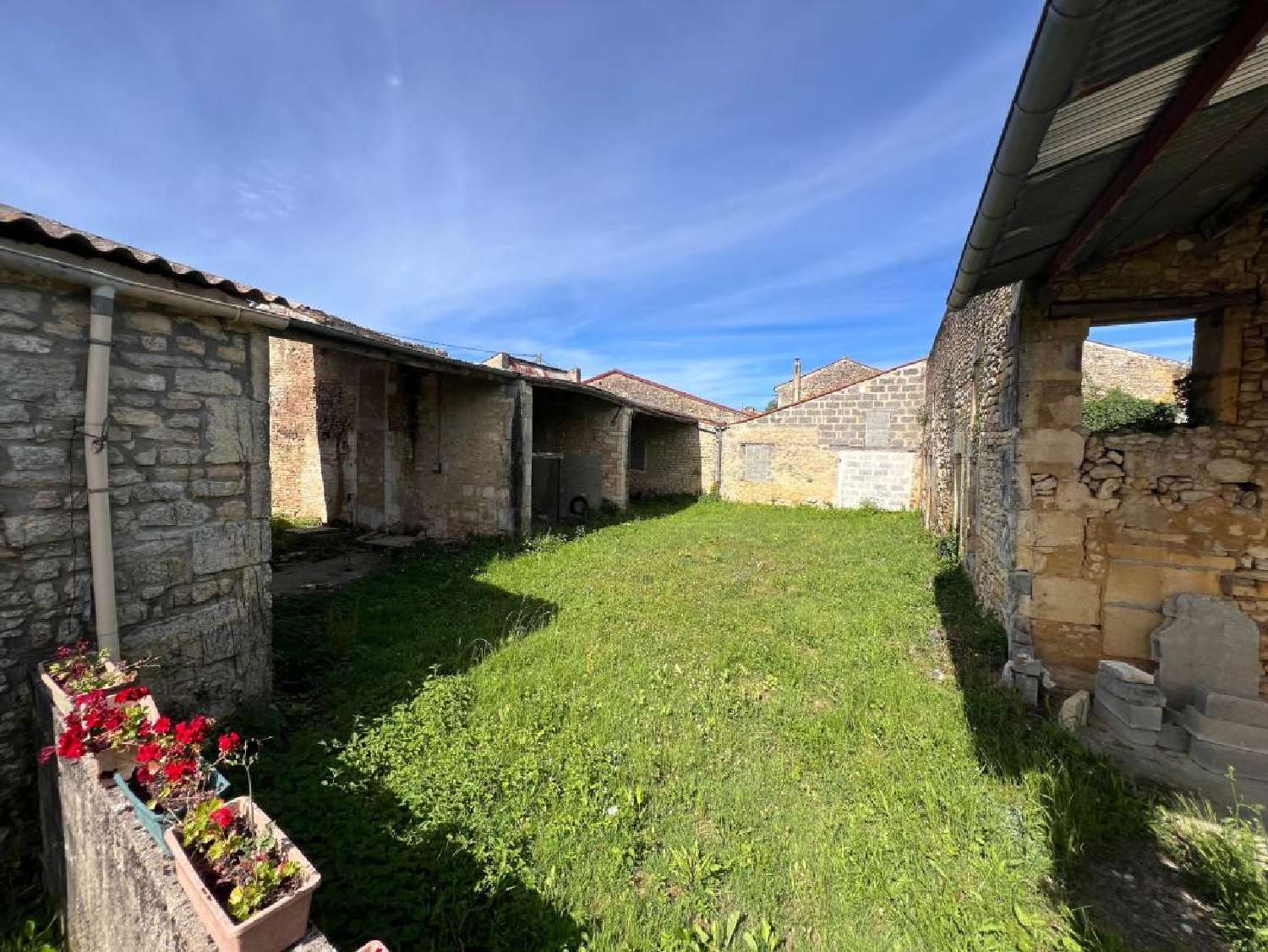  à vendre ferme Burie Charente-Maritime 8