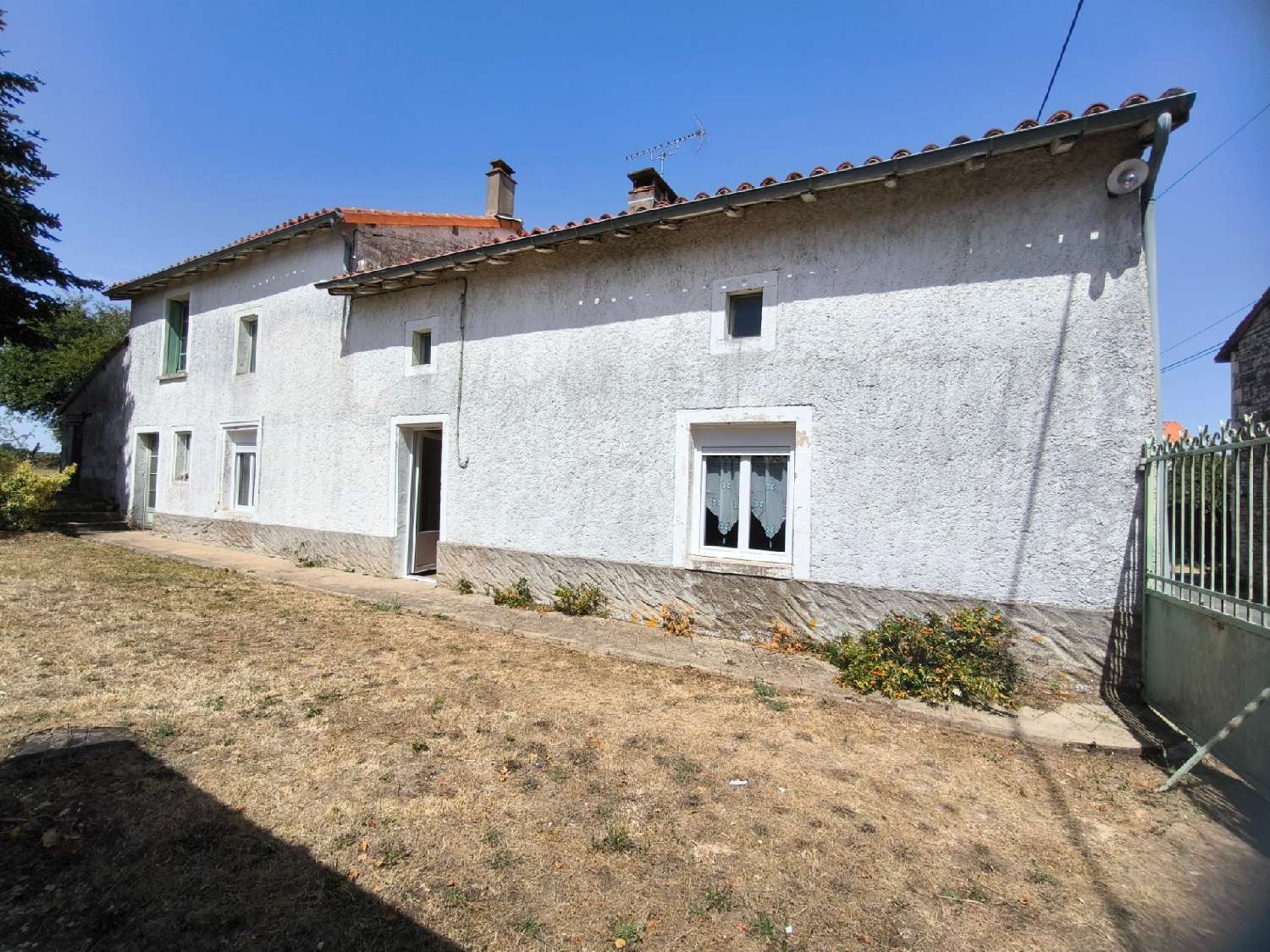 for sale farm Londigny Charente 1