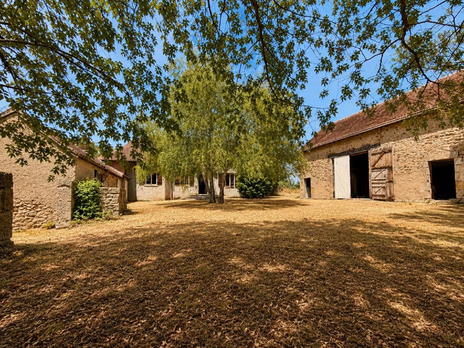 for sale farm Vallon-en-Sully Allier 2