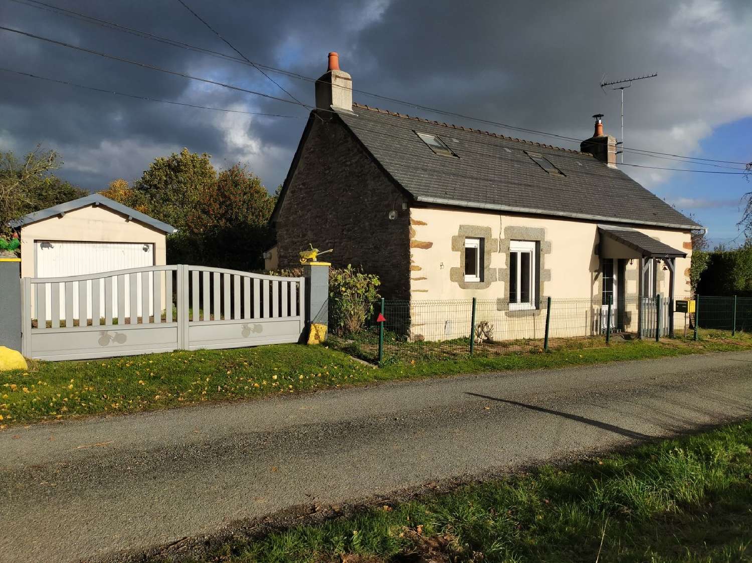 for sale house Averton Mayenne 1