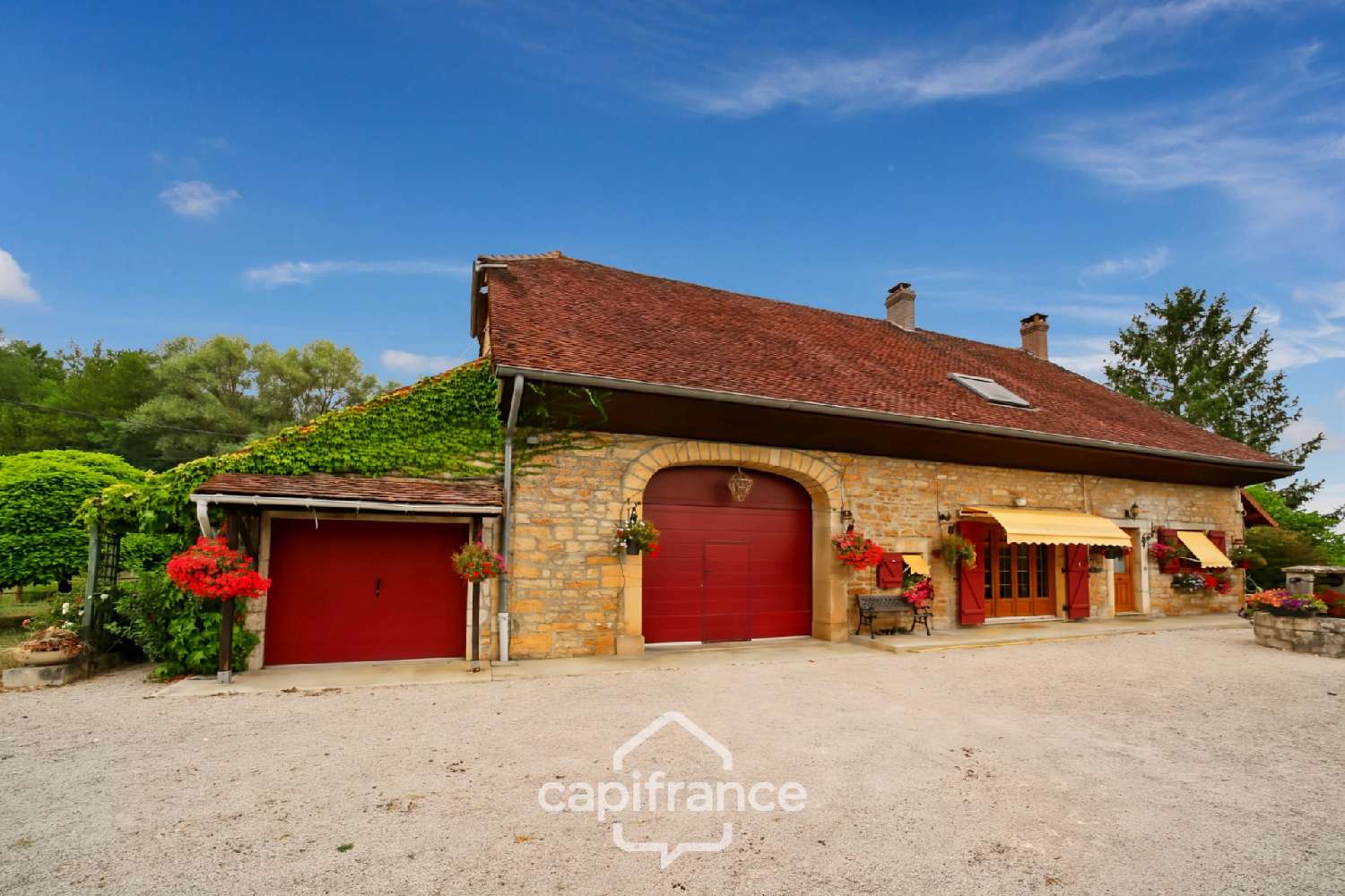  for sale house Beaufort Jura 1