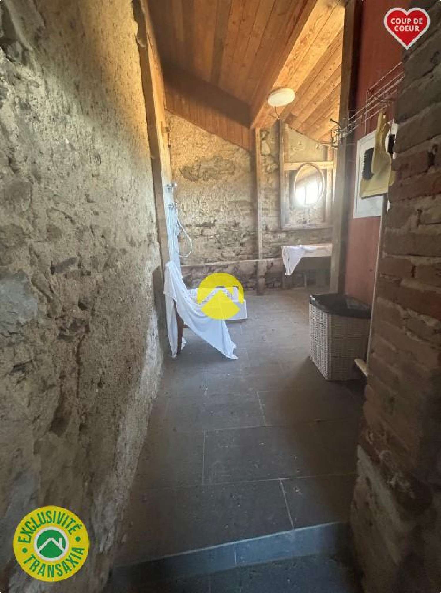 à vendre maison Chirat-l'Église Allier 7