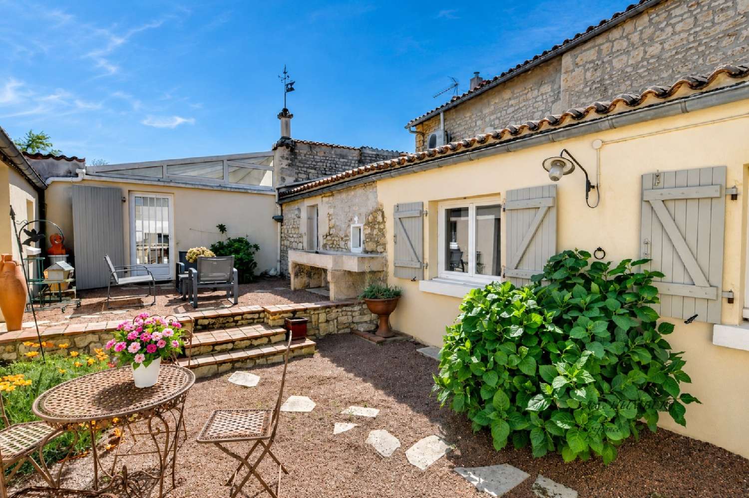 te koop huis Fontenay-le-Comte Vendée 5