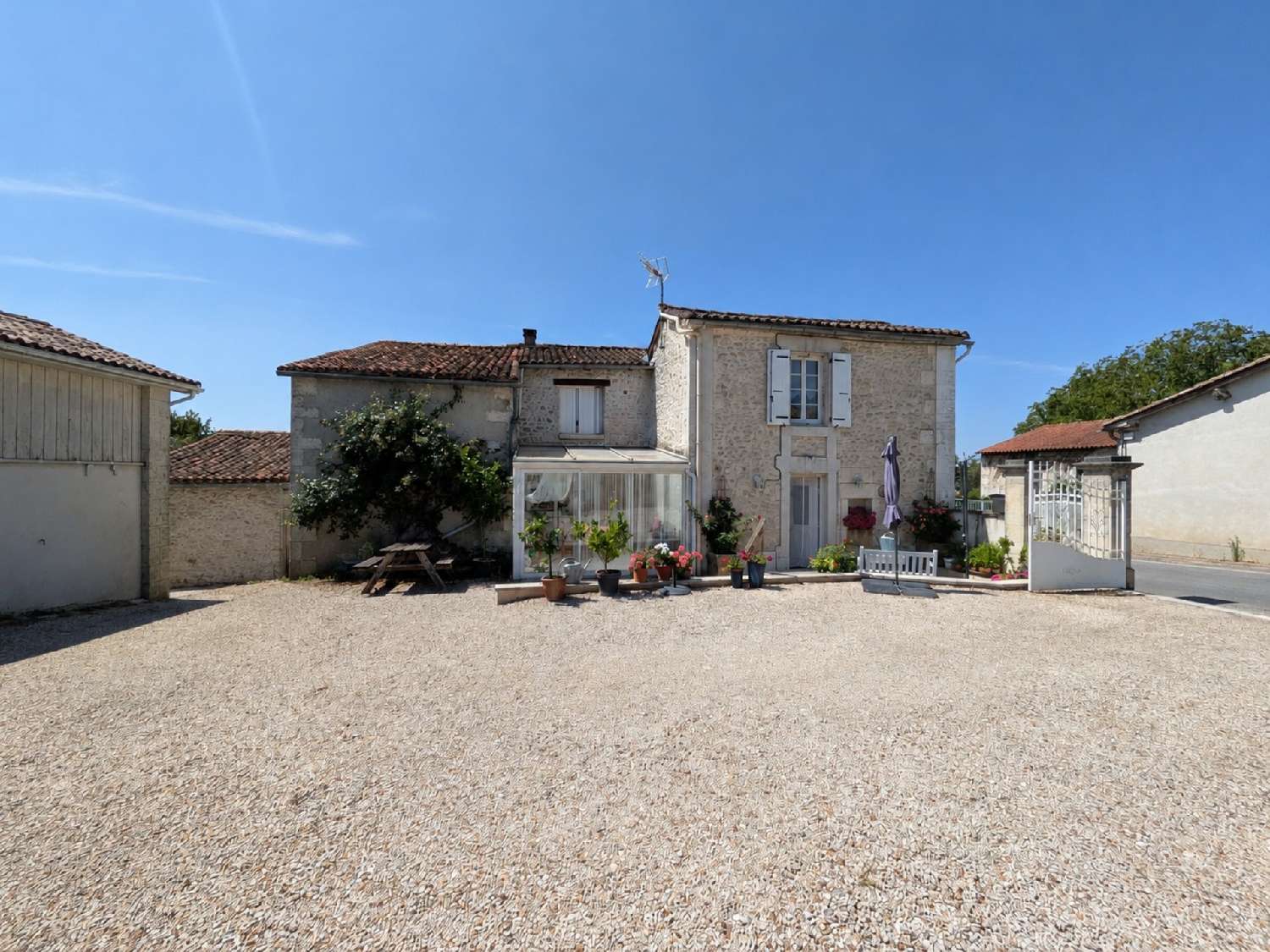 for sale house Gurat Charente 1