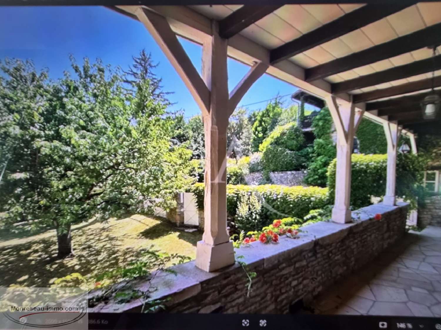  à vendre maison La Roche-Vineuse Saône-et-Loire 2