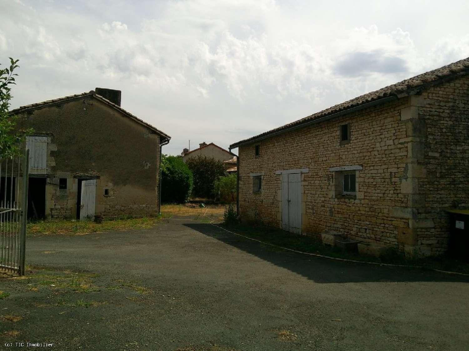 te koop huis Linazay Vienne 3