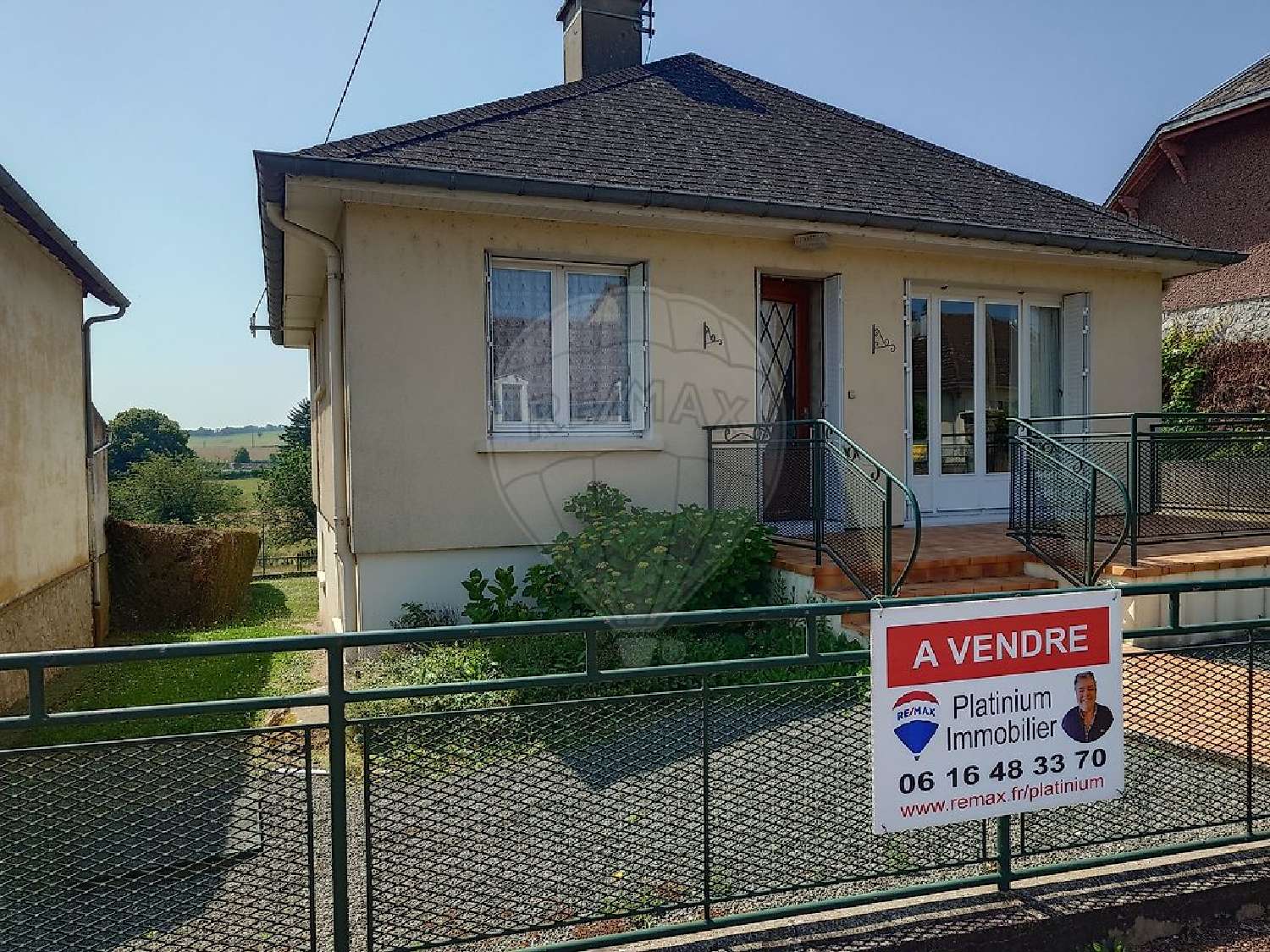 for sale house Luzy Nièvre 1