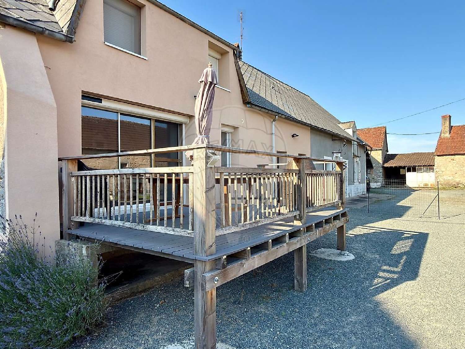 te koop huis Luzy Nièvre 2