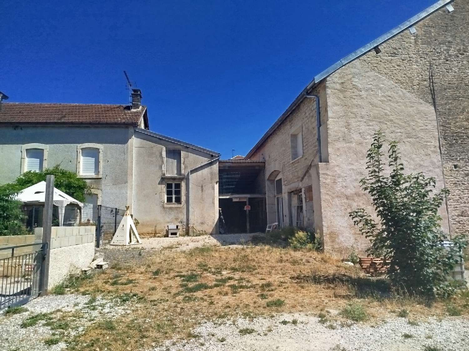 à vendre maison Montsaugeon Haute-Marne 1