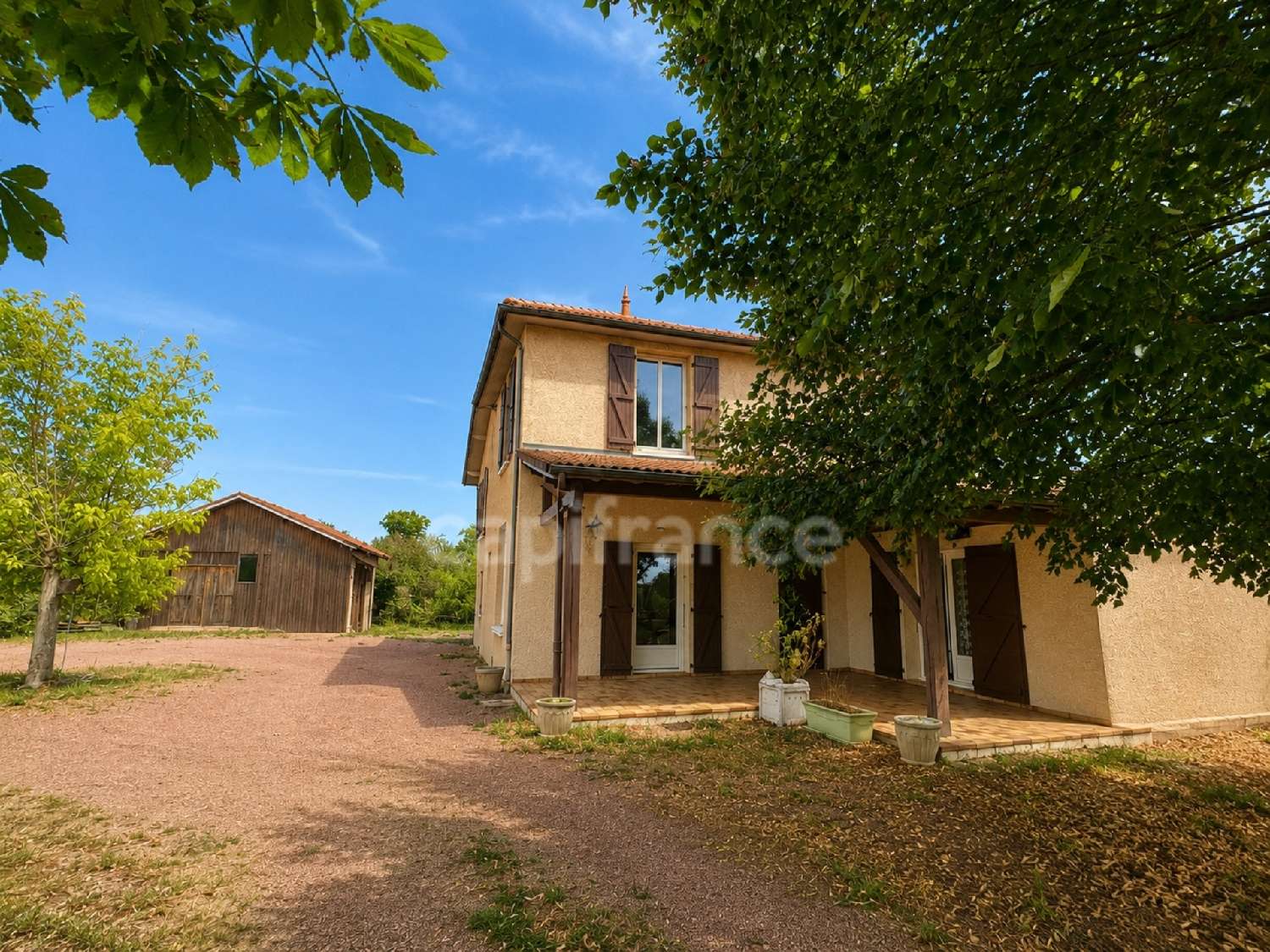 en venta casa Ouches Loire 1