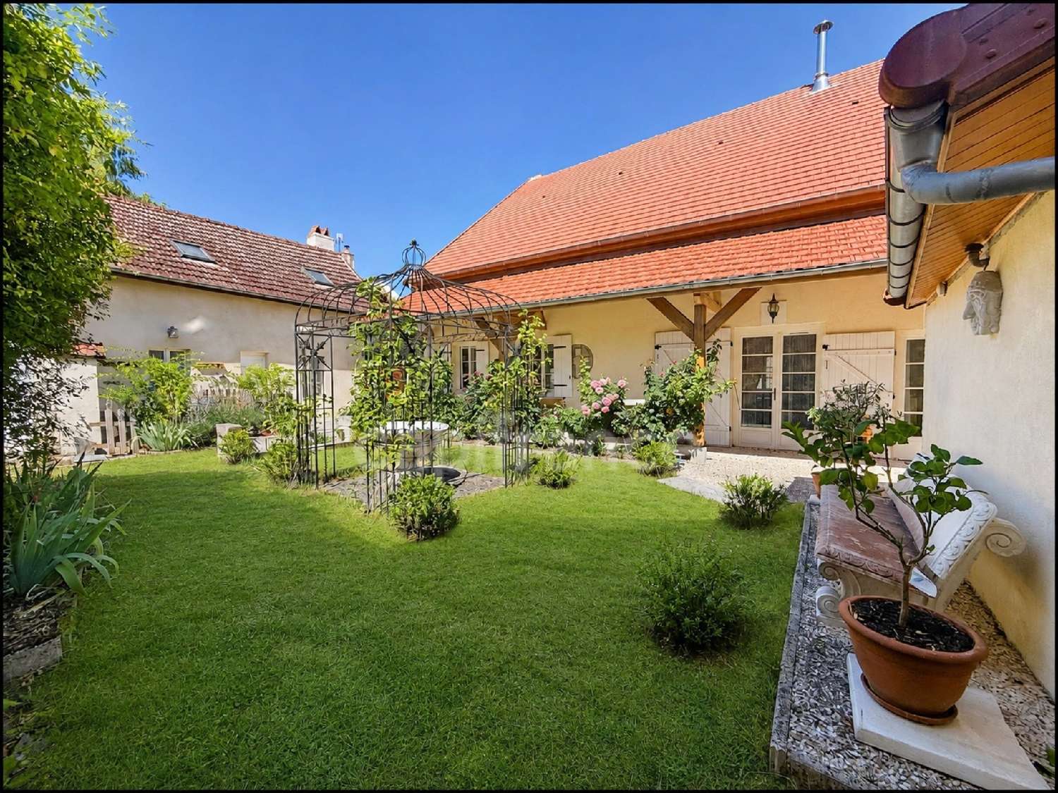  à vendre maison Saint-Émiland Saône-et-Loire 2