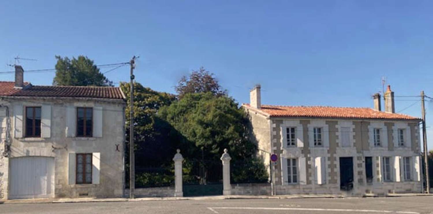  te koop huis Saint-Hilaire Charente 2