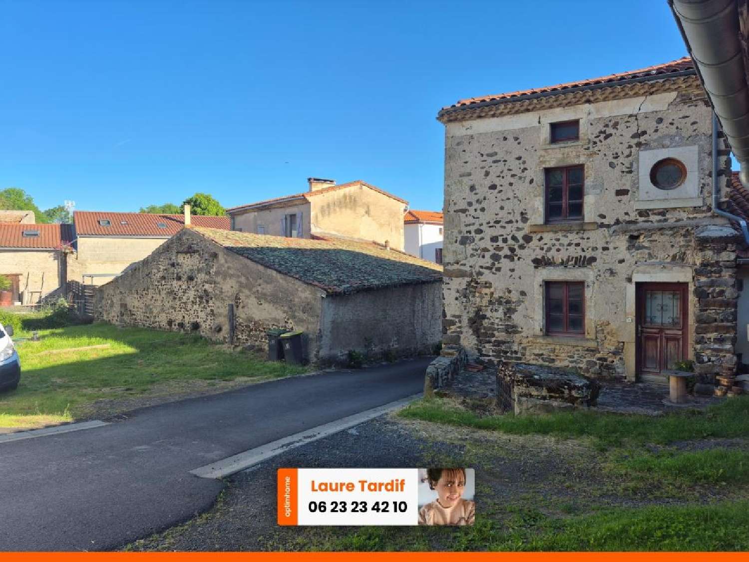 à vendre maison Saint-Julien-de-Coppel Puy-de-Dôme 2