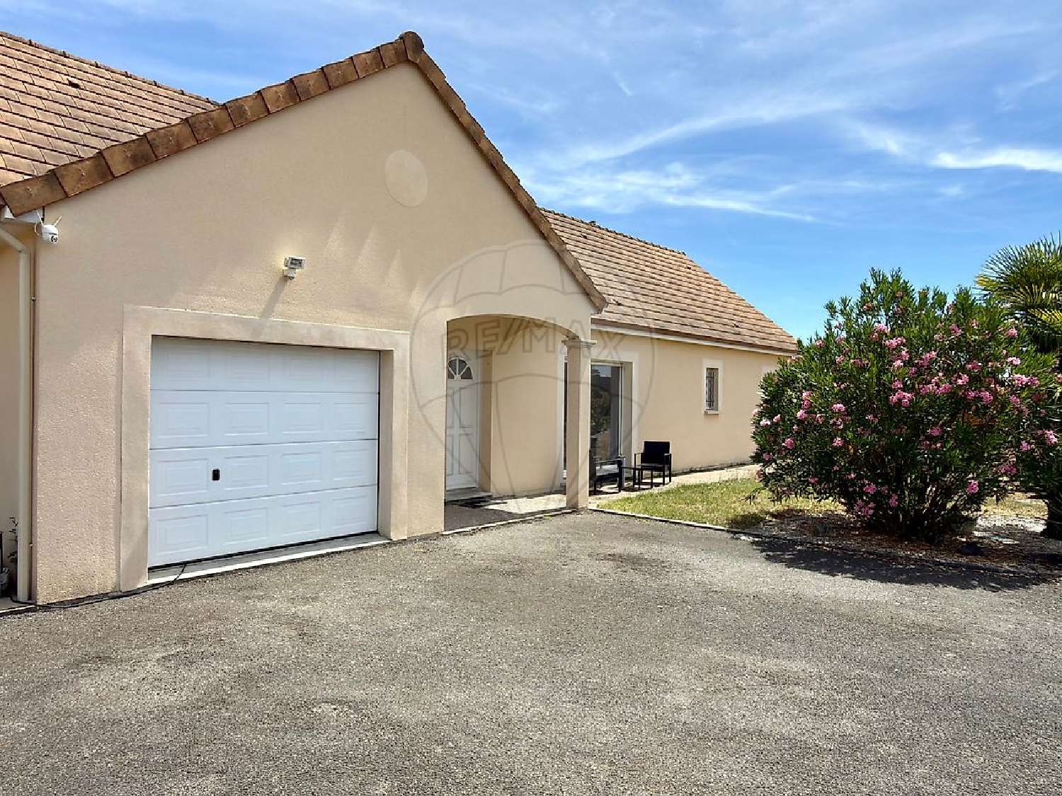 à vendre maison Saint-Pierre-le-Moûtier Nièvre 2