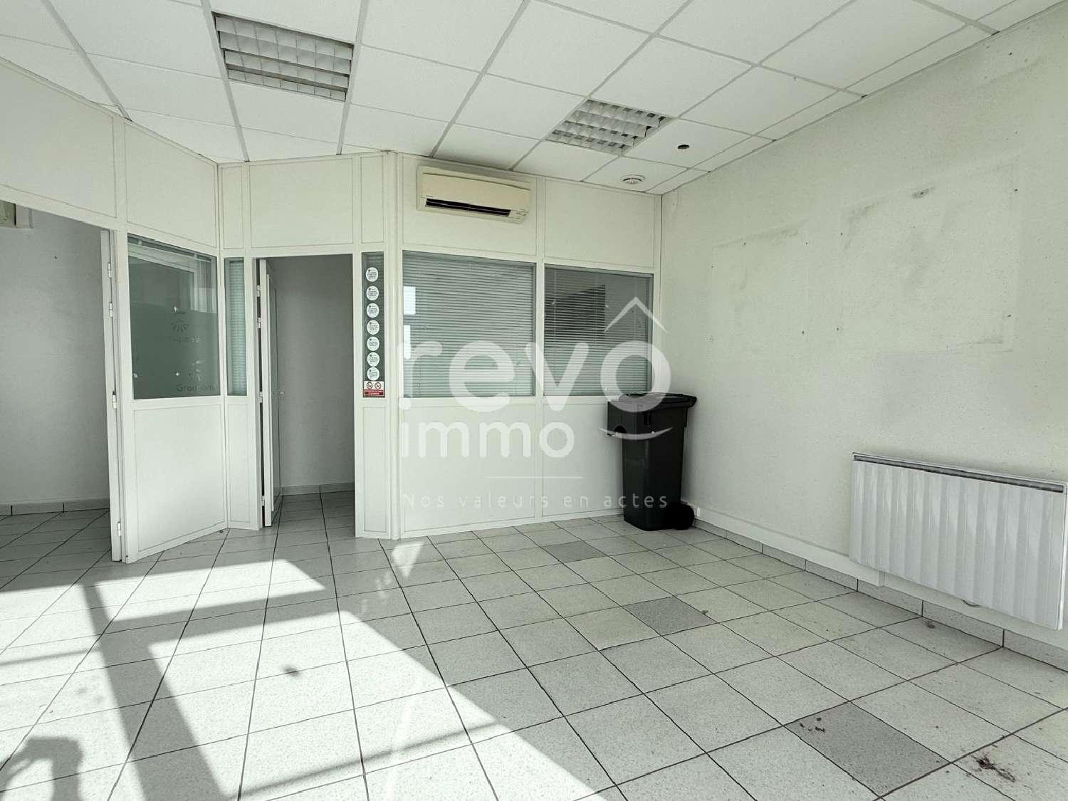 à vendre bureau Liré Maine-et-Loire 3