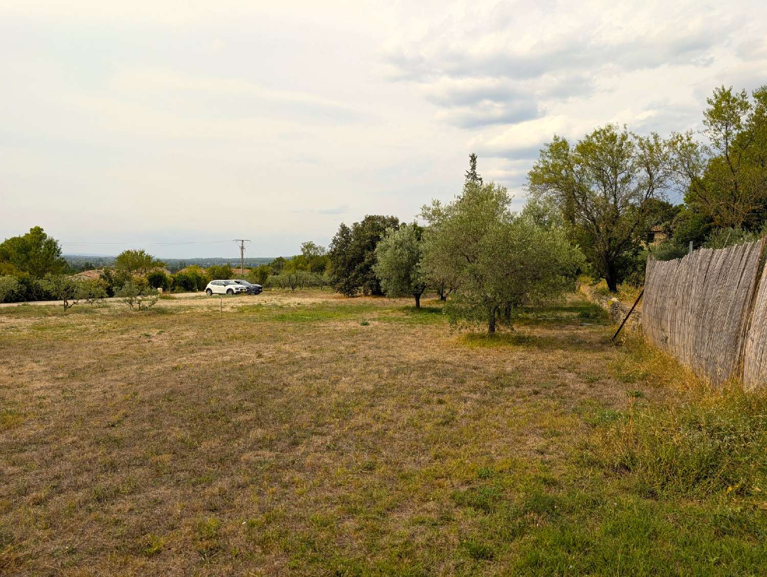 te koop terrein Lagnes Vaucluse 2