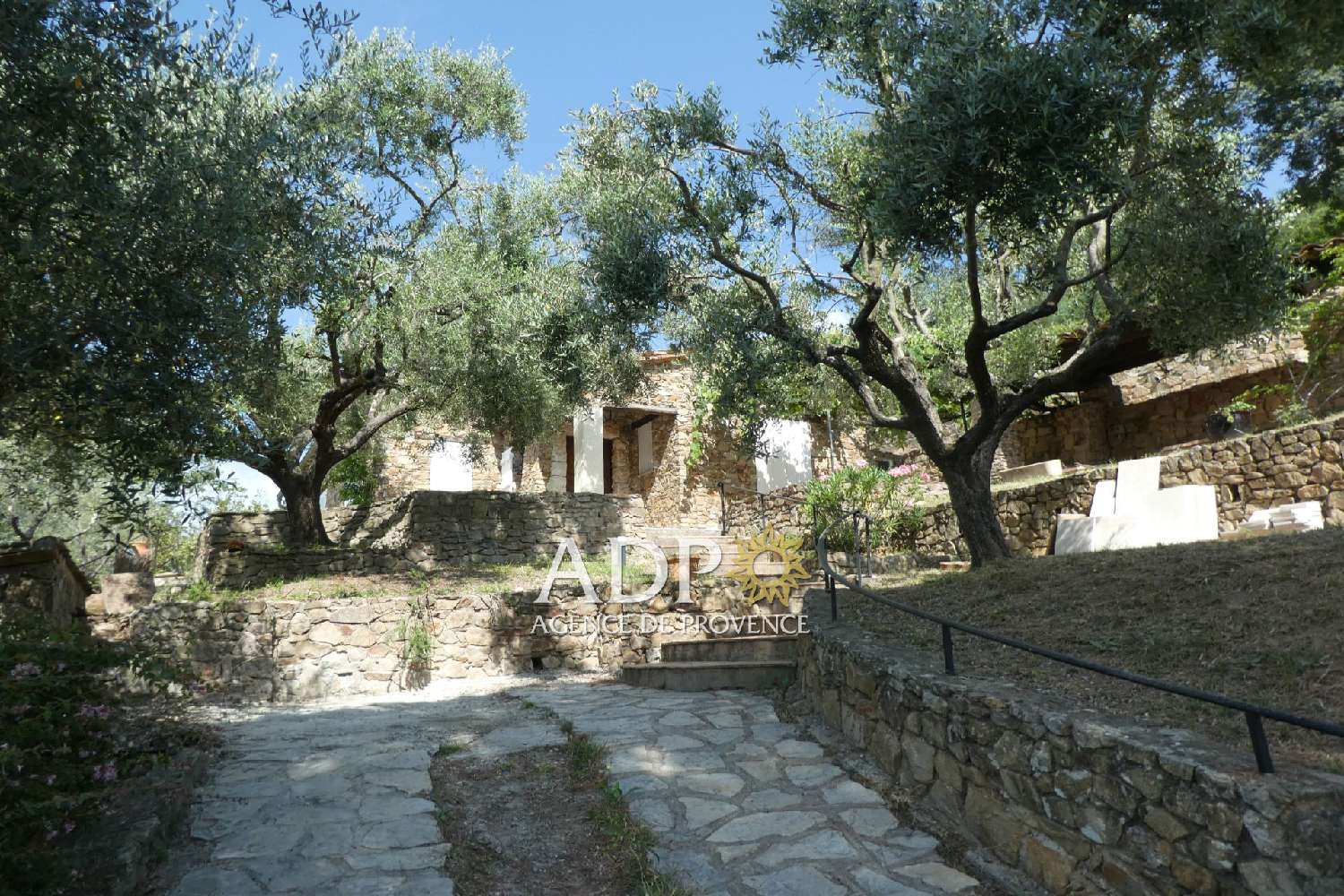 à vendre villa Auribeau-sur-Siagne Alpes-Maritimes 1