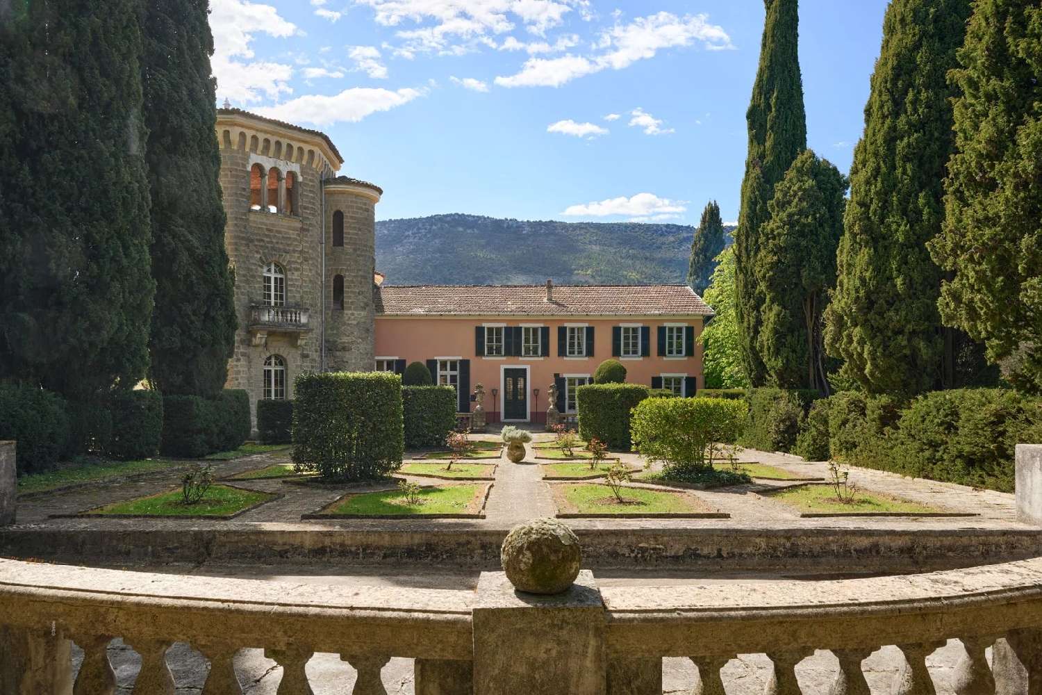 à vendre villa Contes Alpes-Maritimes 5