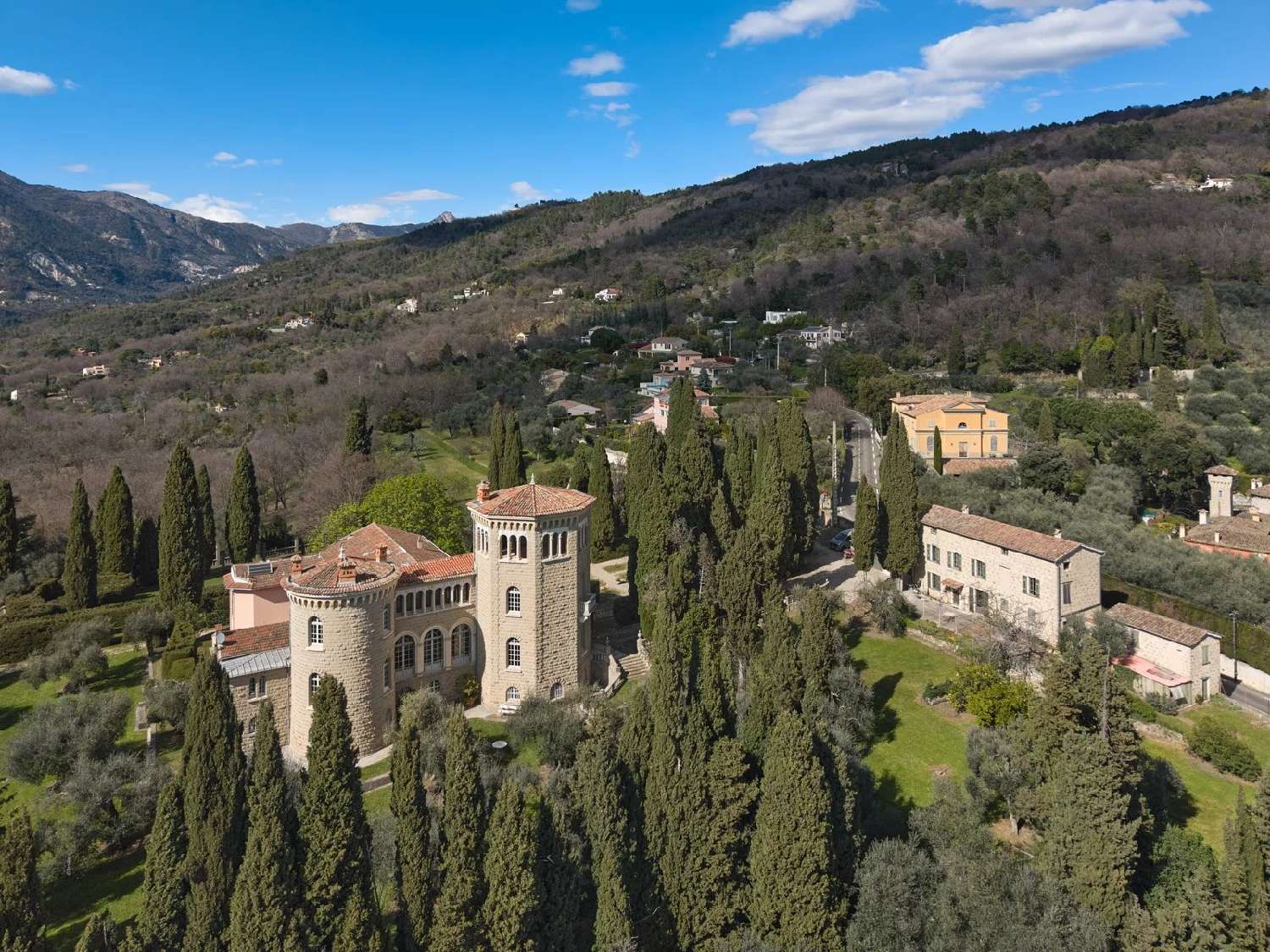à vendre villa Contes Alpes-Maritimes 8