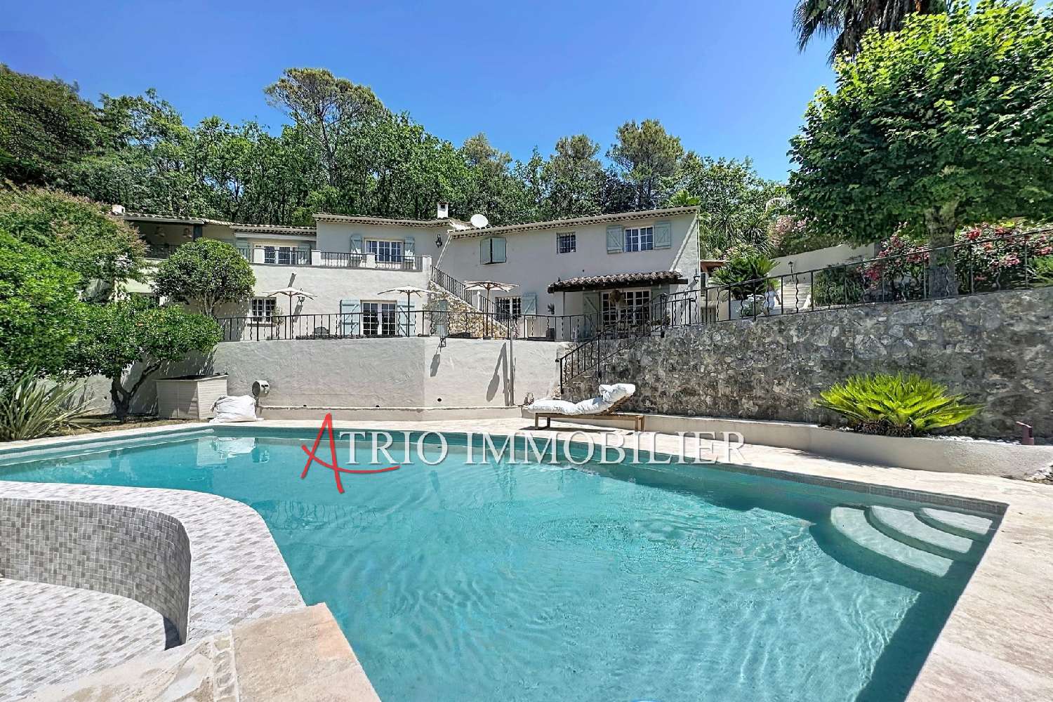 à vendre villa Coursegoules Alpes-Maritimes 1