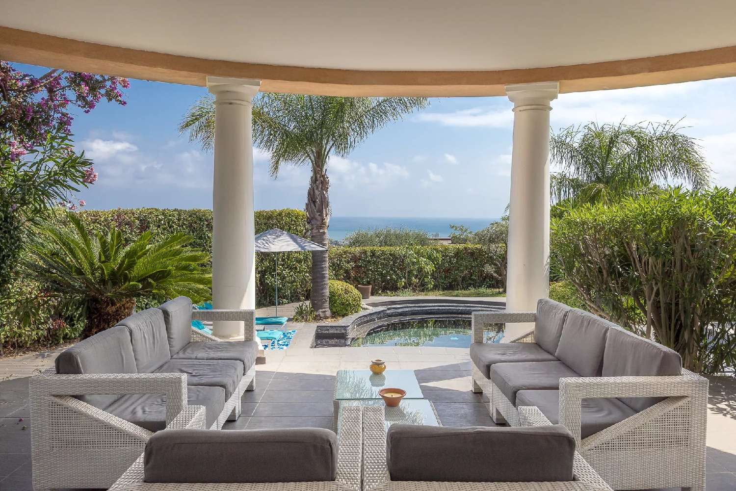 en venta villa Saint-Laurent-du-Var Alpes-Maritimes 2