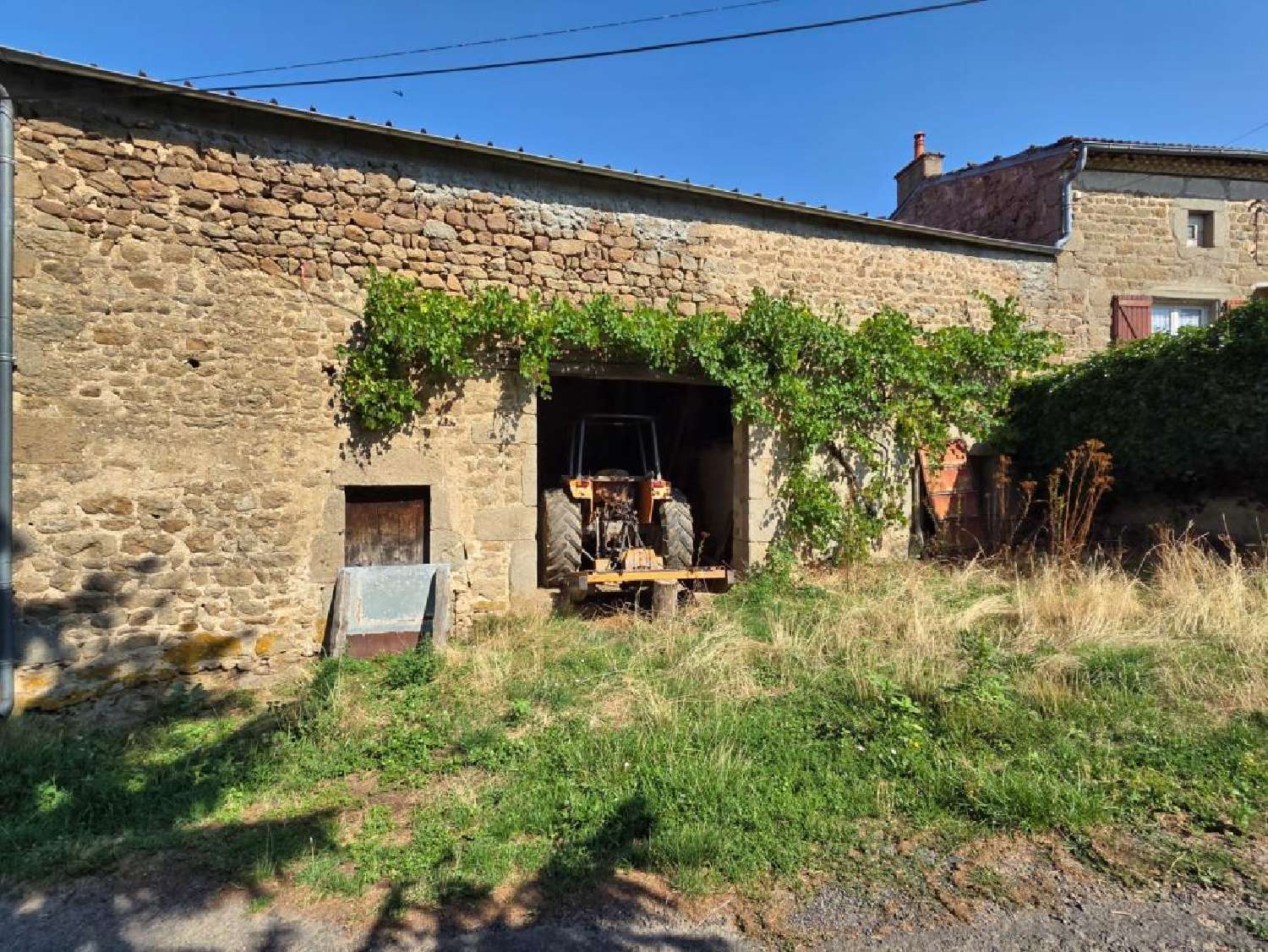 à vendre maison de village Isserteaux Puy-de-Dôme 2