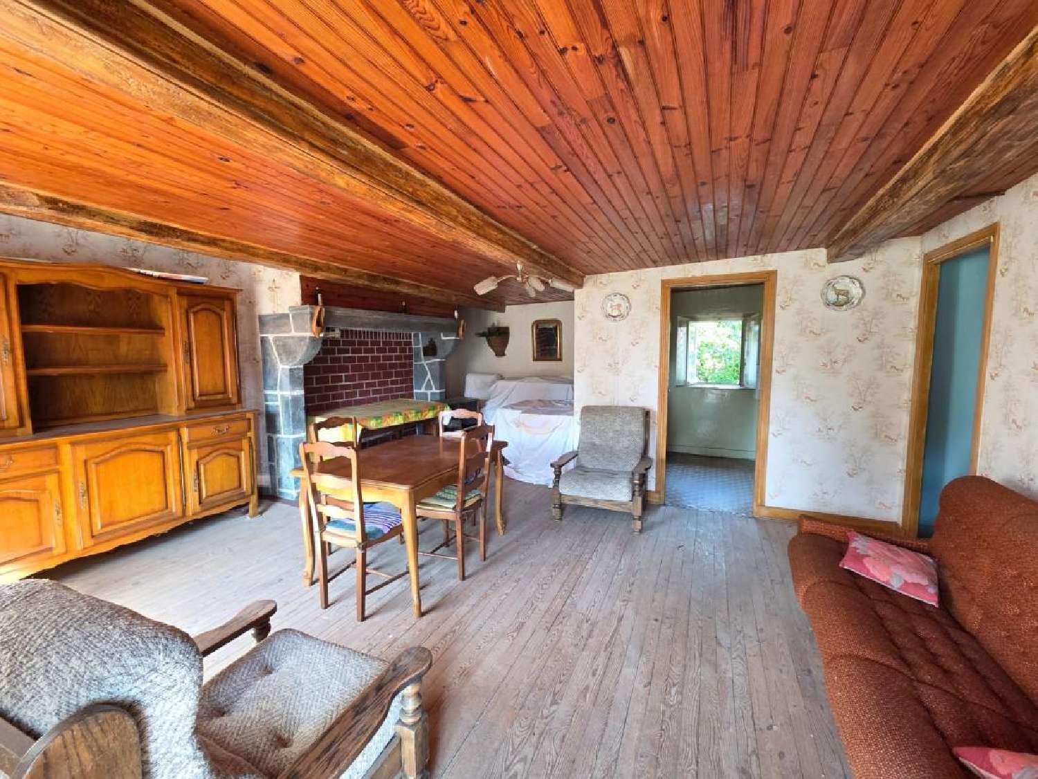 à vendre maison de village Isserteaux Puy-de-Dôme 5