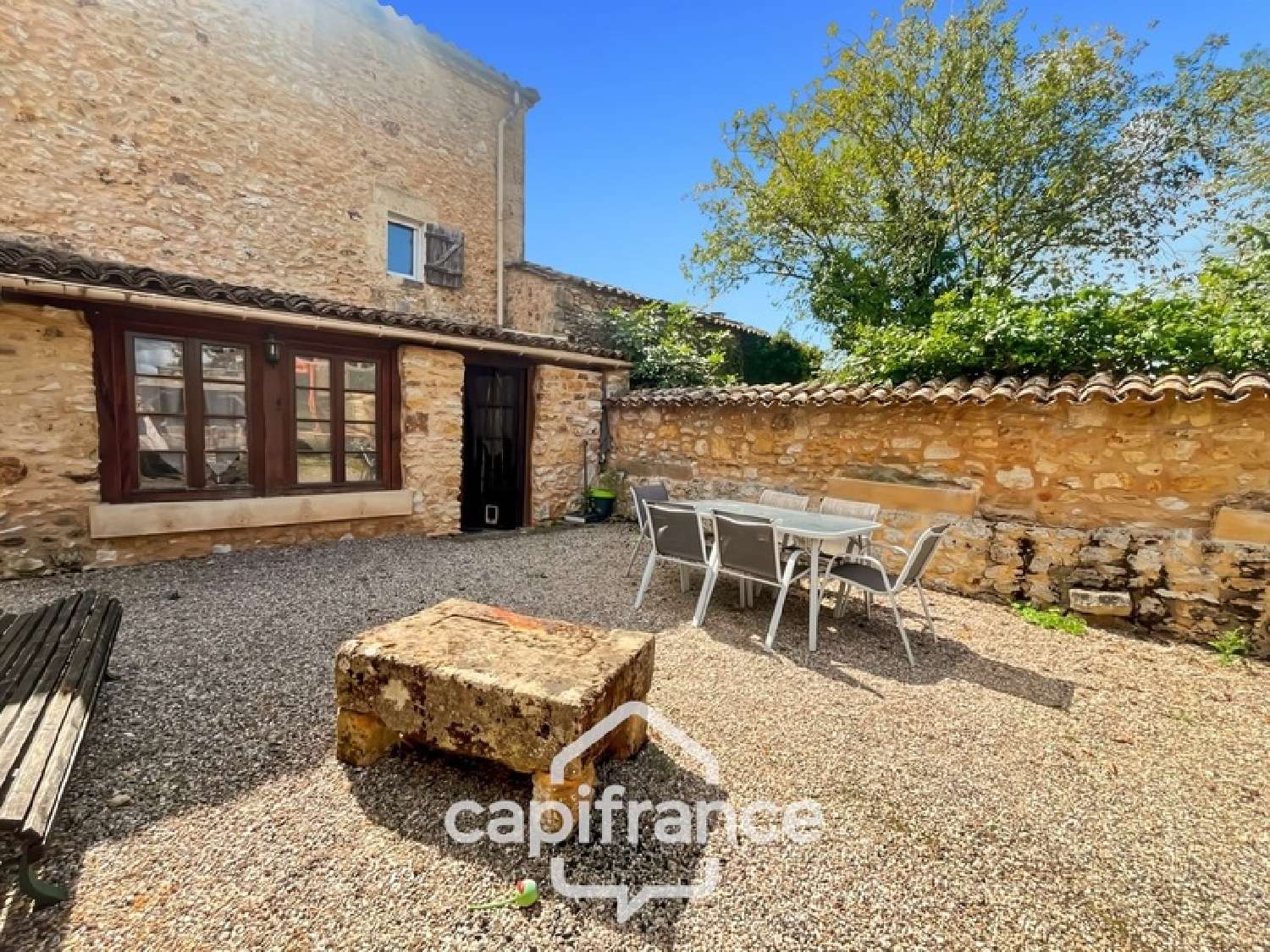  te koop dorpshuis Lolme Dordogne 1
