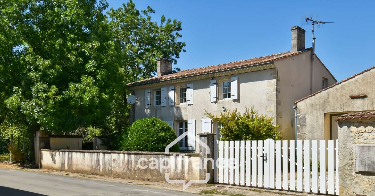  à vendre maison de village Paillé Charente-Maritime 3