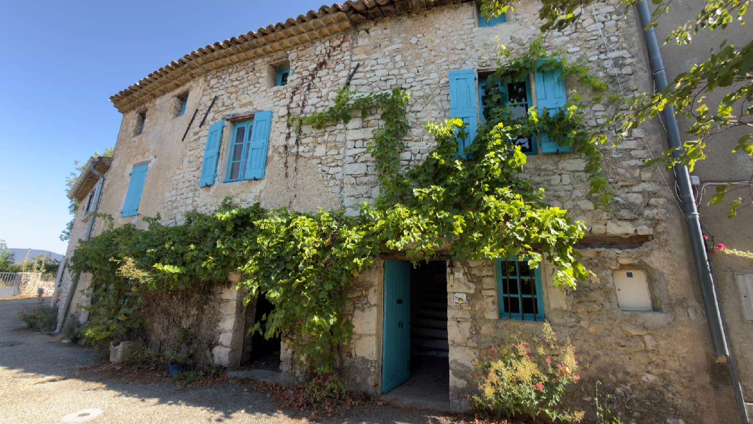 en venta casa de pueblo Saint-Trinit Vaucluse 2
