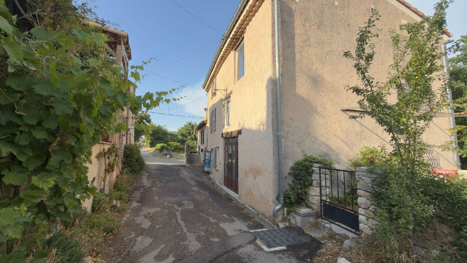 à vendre maison de village Saint-Trinit Vaucluse 2