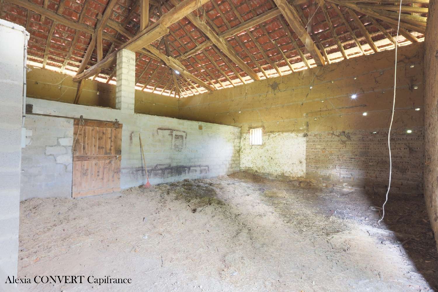 for sale barn Foissiat Ain 6