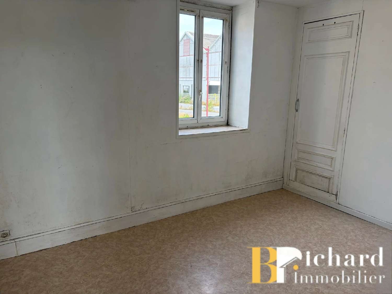 for sale building Laon Aisne 7
