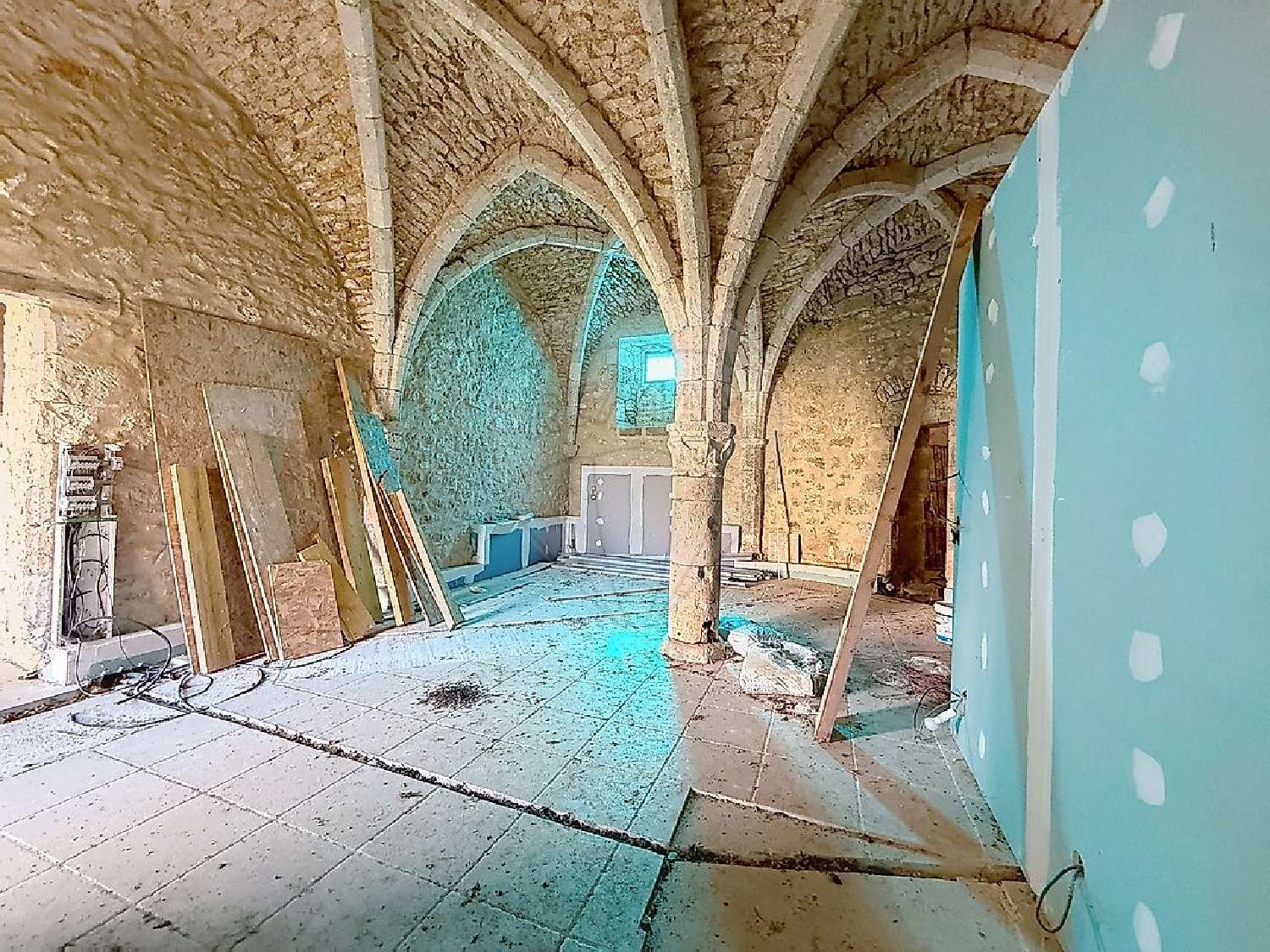 à vendre batiment Provins Seine-et-Marne 3