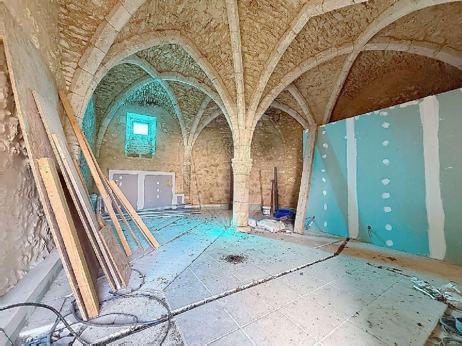 à vendre batiment Provins Seine-et-Marne 4